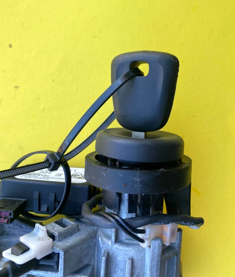 2014-2020 CHEVROLET SILVERADO 2500 HD ЗАМОК ЗАЖИГАНИЯ С КЛЮЧОМ OEM 13500157 - Изображение 2 из 4