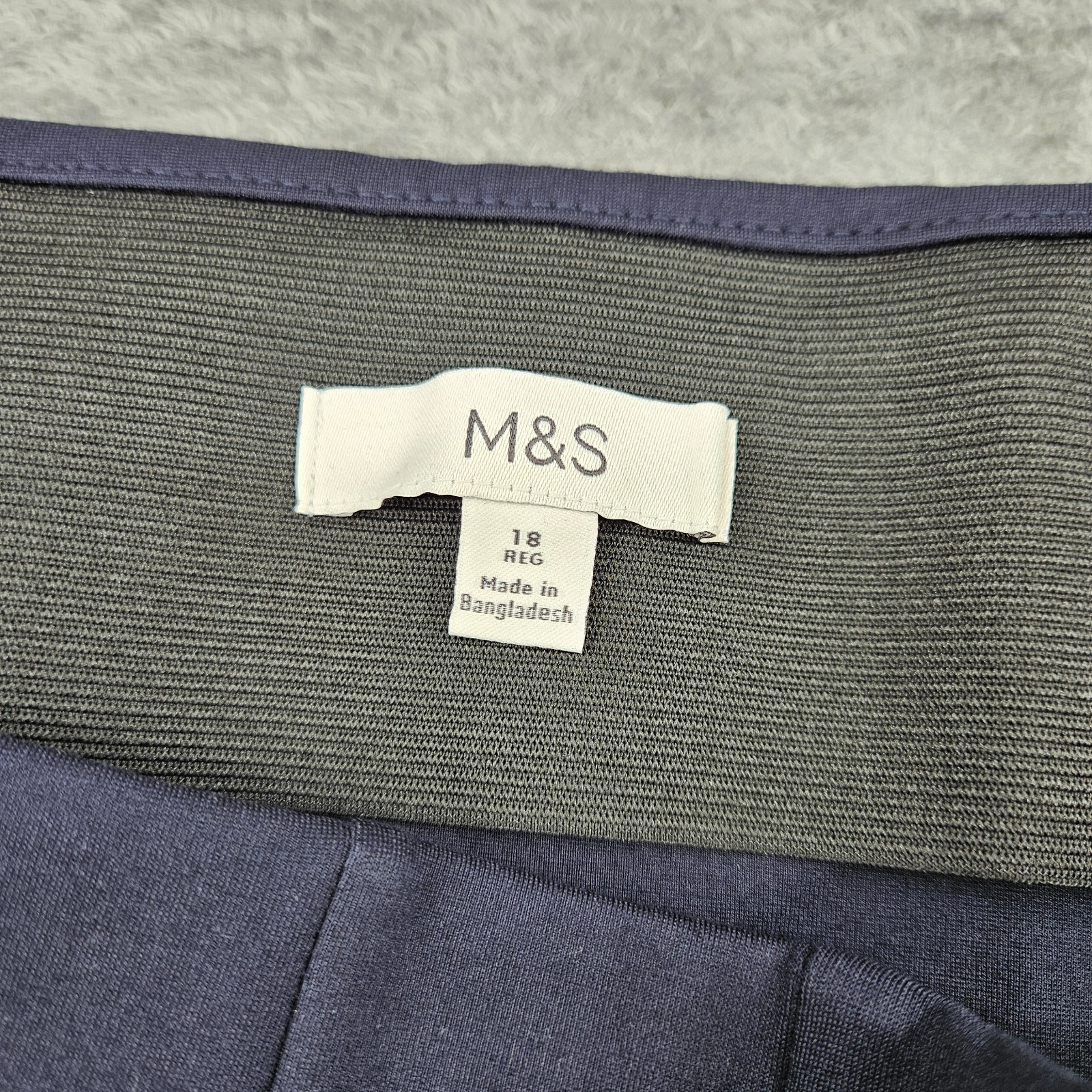 M&S Womens Navy Pull On Tapered Trousers UK 18 Regular Stretch Smart Office image 5