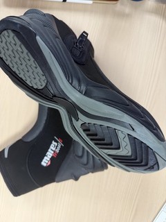 MARES TRIBOOT 5mm NEOPRENE SCUBA DIVING BOOTS MENS 12 BRAND NEW/NEVER WORN