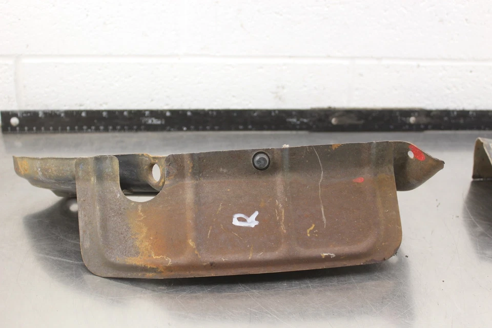 1986 Honda FourTrax 125 TRX125 2x4 PAR INTERNO PROTETOR DE LAMA RESPINGO ESCUDOS O955 - Imagem 3 de 4