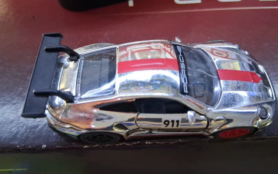 Porsche 911 GT3 Cup (992) - sc 1/43 Majorette - Immagine 3 di 4