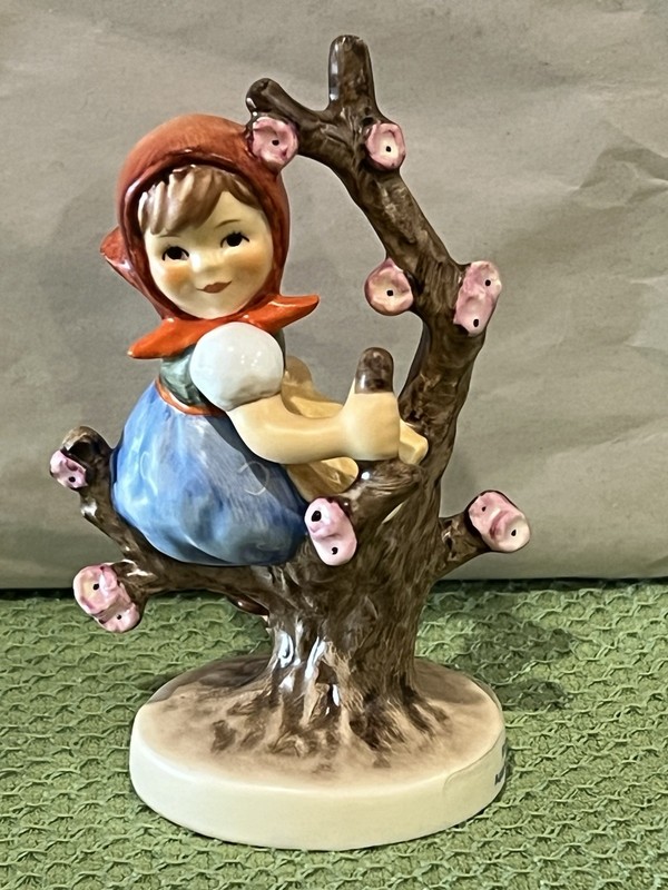 hummels figurines rare Girl in Tree 4” Tall