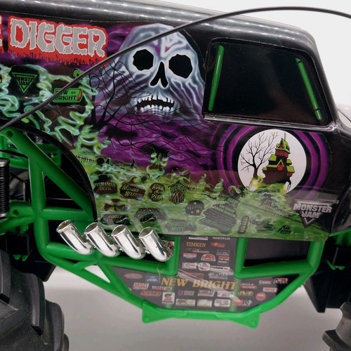 NEW BRIGHT MONSTER JAM RC GRAVE DIGGER 12” FOR PARTS No Remote 1/12 Scale AS-IS - Picture 4 of 19
