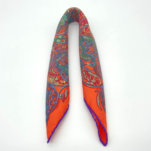 Auth Hermes Carré 45 La Charmante aux Animaux Silk Scarf W/Box BA060186 - Imagen 2 de 17