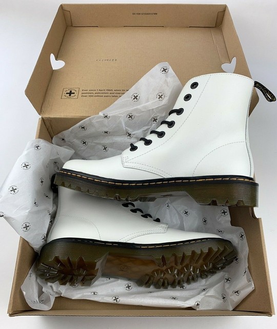 mens classic white crocs