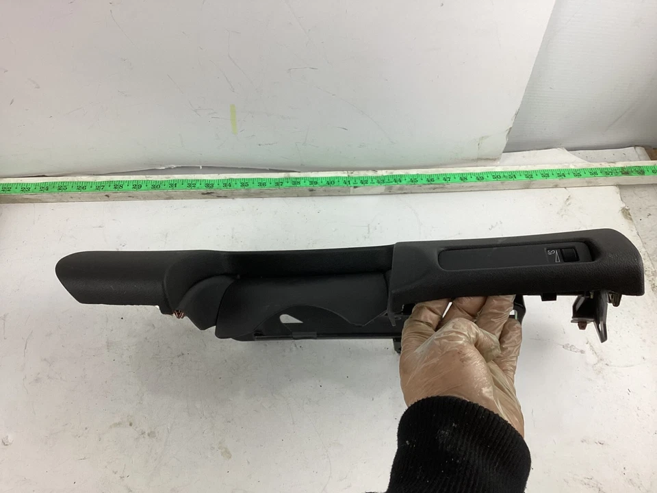 2013-2016 Cadillac ATS Front Left Side Dash Knee Bolster Trim Panel 22945391 OEM - Изображение 4 из 4