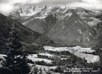 Ak Brandenberg i Tirol m gegen Rofangruppe m G Wolkenberg AA12444
