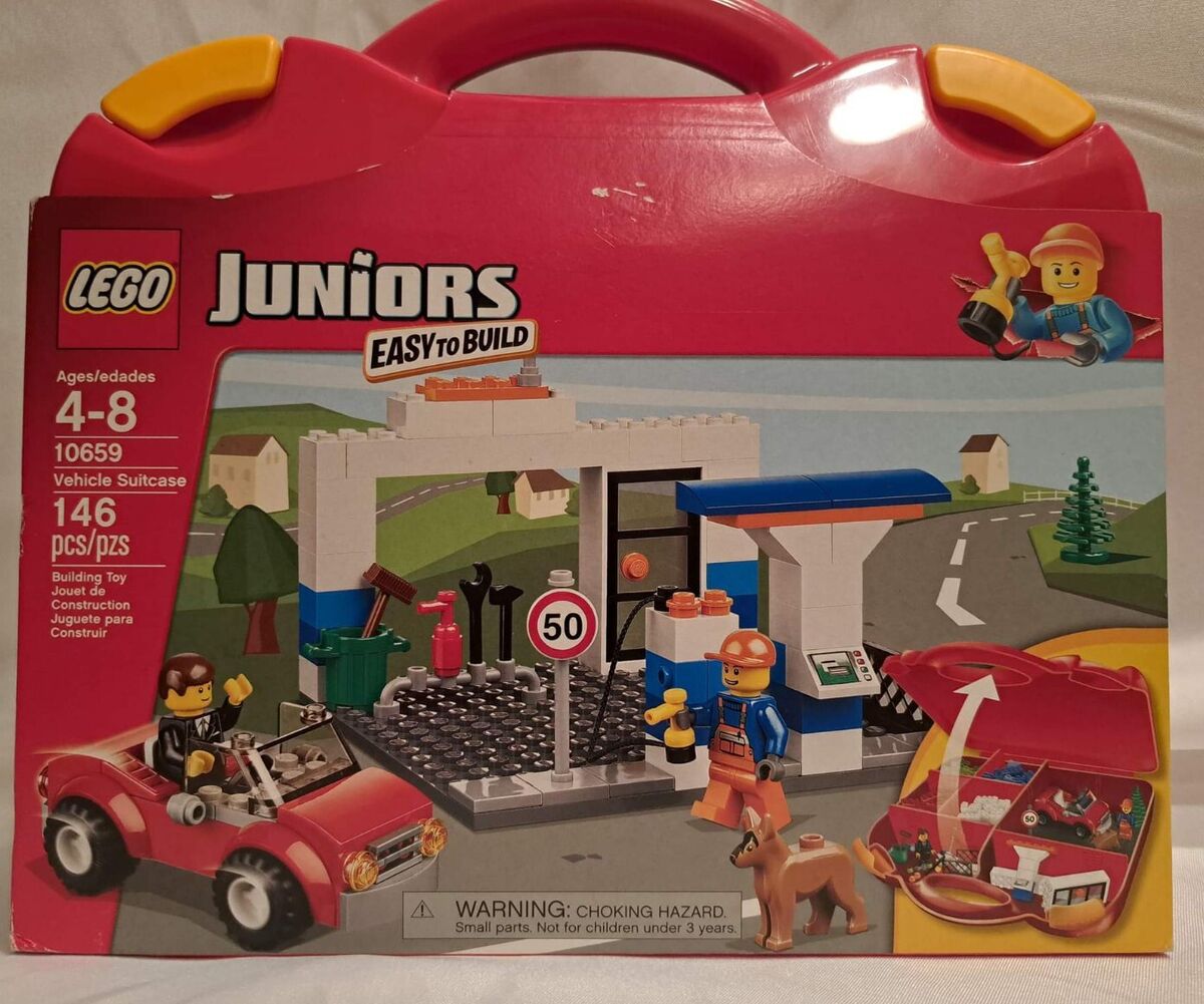 NEW! LEGO JUNIORS (10659) RED VEHICLE SUITCASE - 2013 CAR / DOG /  CONVERTIBLE