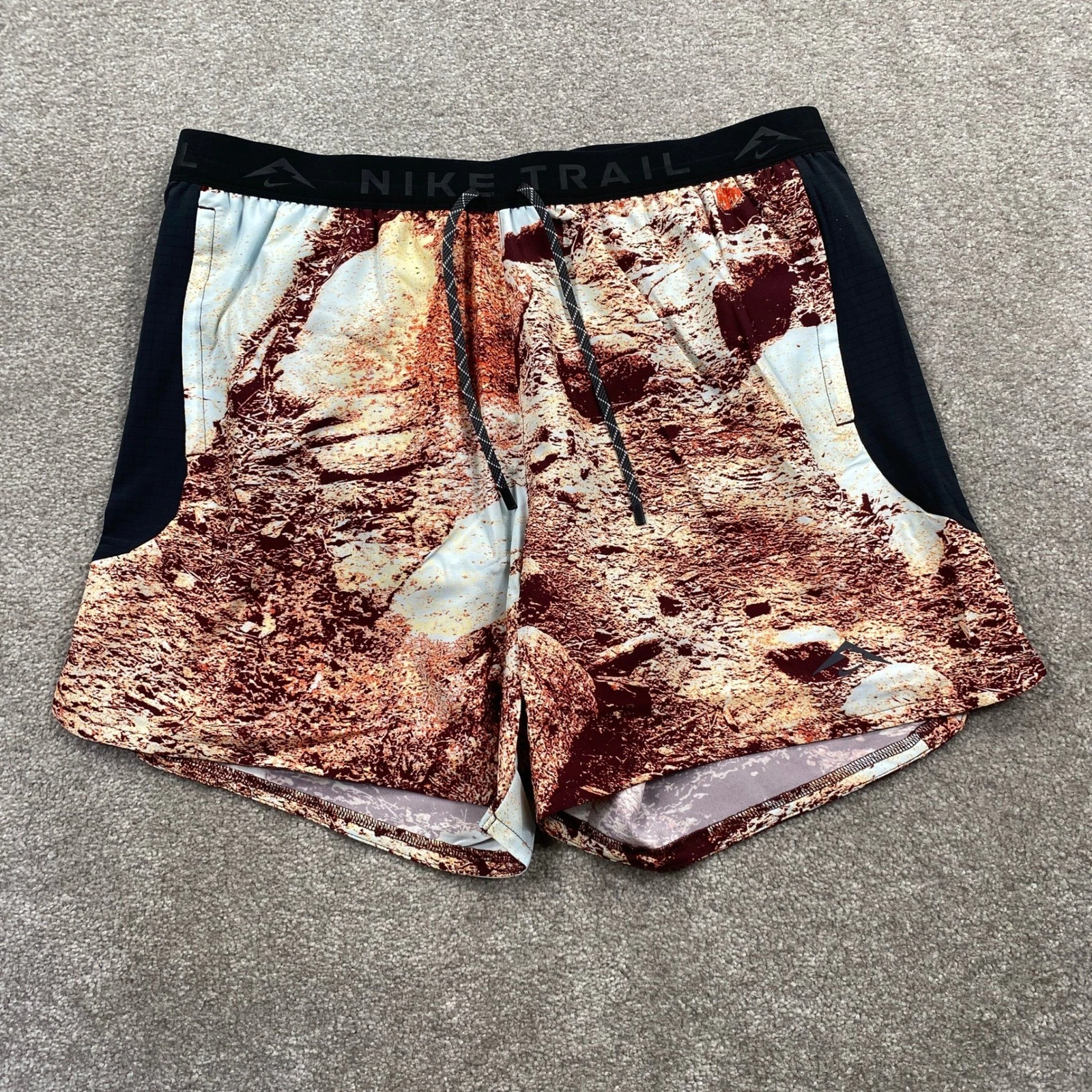 Nike Trail Running Shorts Men Large Multicolor Dri-FIT 6 Inch Inseam HV2162-133
Opens in a new windo