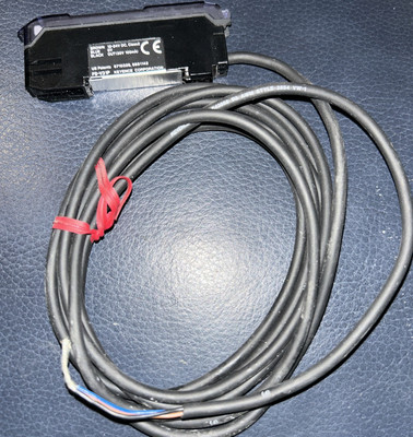 Keyence FS-V31P Optical Fiber Amplifier FSV31P New! Free Shipping!           Z5