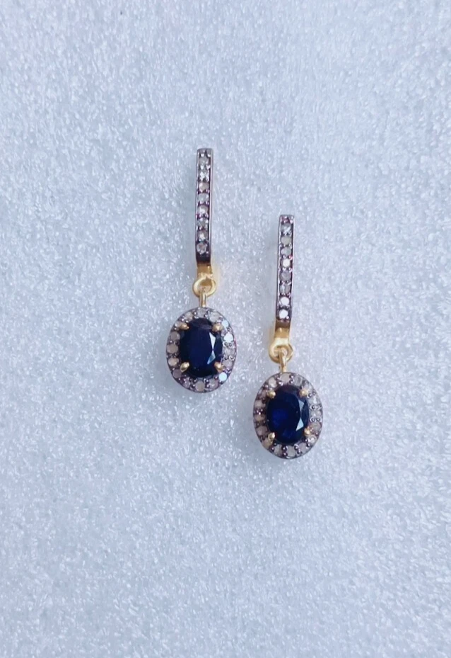 Orecchini pendenti ovali zaffiro blu argento sterling 925 placcato oro zecchino - Immagine 2 di 4