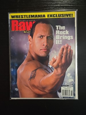 WWF WWE RAW MAGAZINE - NOVEMBER 2001 - THE ROCK