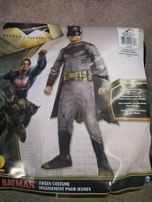 BATMAN vs Superman Tween Halloween Costume w/Mask, Medium, 34-36 Jacket size