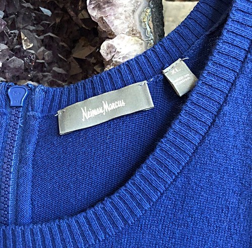 Neiman Marcus Blue Sweater Top French Bulldog Dog XLarge XL Excellent pre-owned - Picture 4 of 4