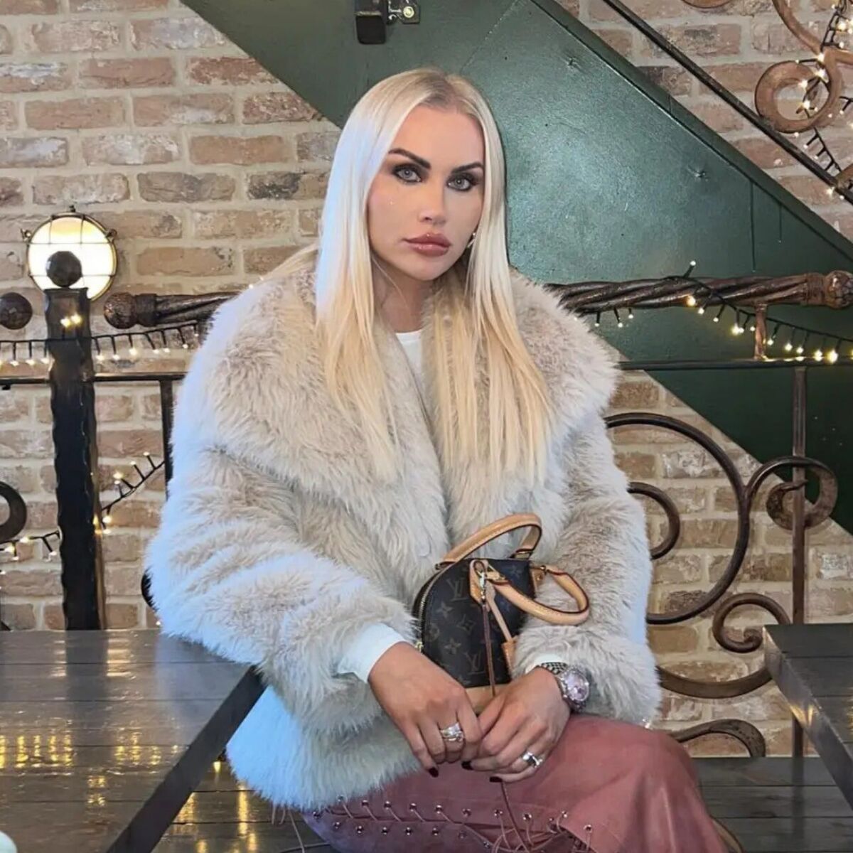Women's Faux Fur Big Collar Jacket Short Fashion Fox Fur Women's Faux Fur Big Collar Jacket Short Fashion Fox Fur