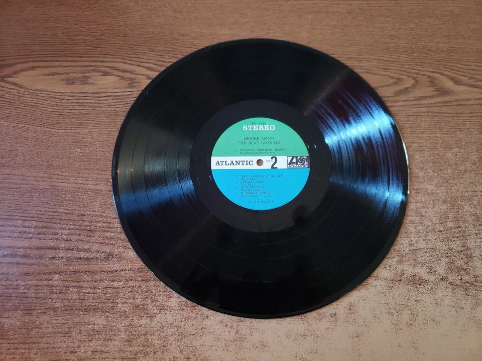 1960s MINT-EXC Herbie Mann – The Beat Goes On 1483 LP33 - Image 3 of 4