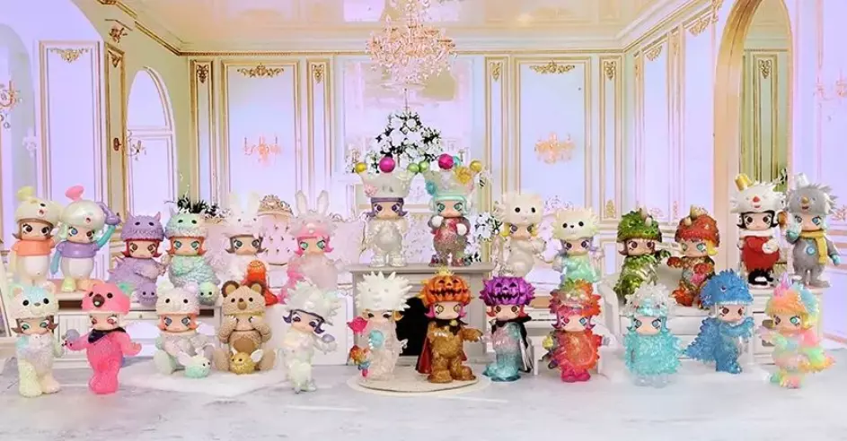 POP MART Molly INSTINCTOY Erosion Custume Series Blind Box POP MART Molly INSTINCTOY Erosion Custume Series Blind Box
