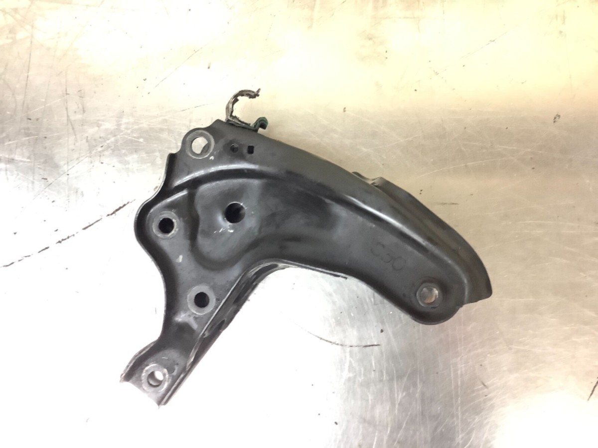 97-01 Prelude Rear Engine Motor Transmission Mounting T Bracket