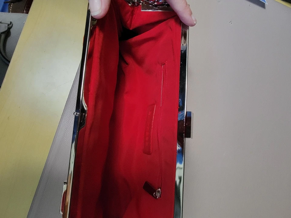 Cartera Express Shouler vintage en rojo Foto 4 de 4