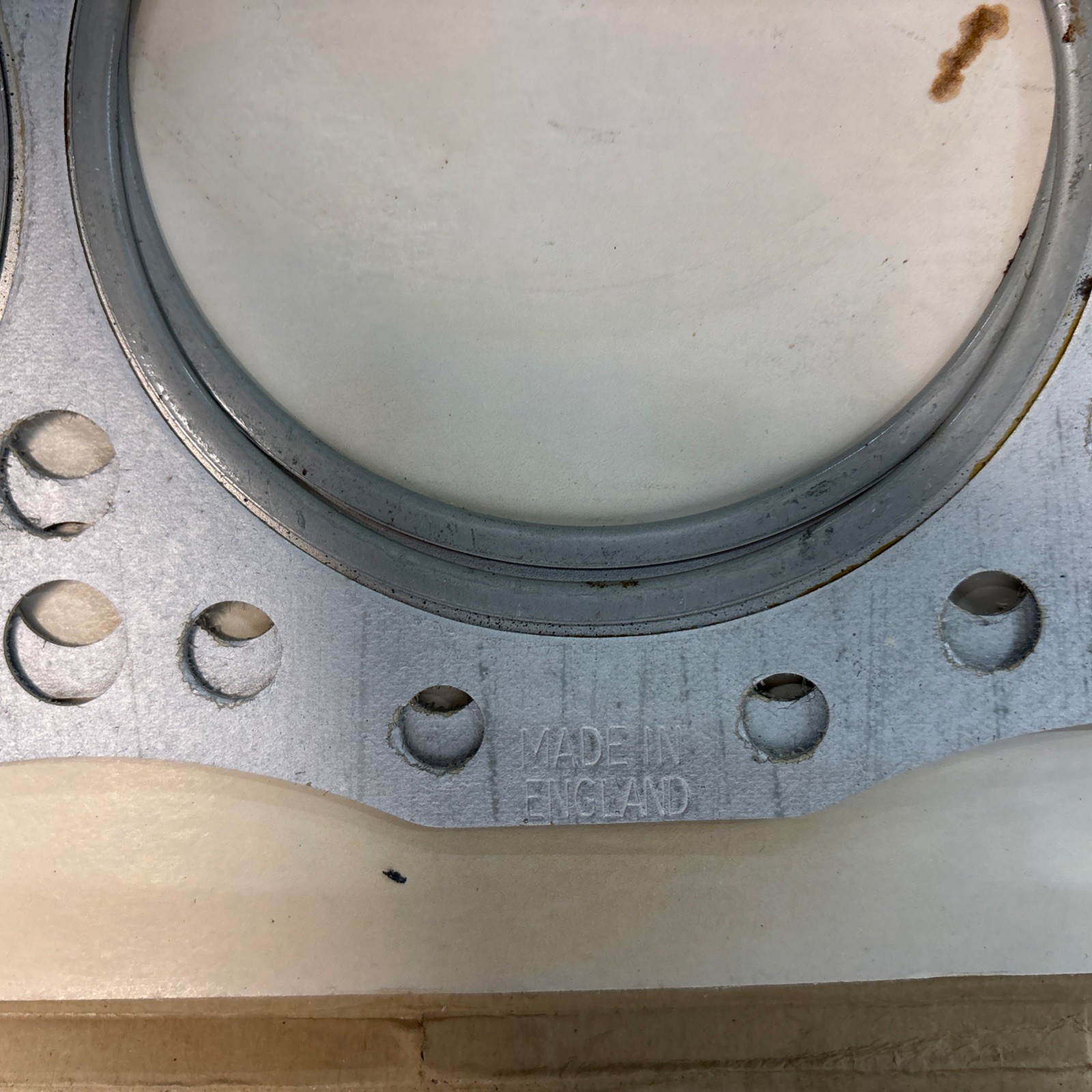Aston Martin Factory Cylinder Head (Decarbonizing)Set for 1978 to 1989 AM V8