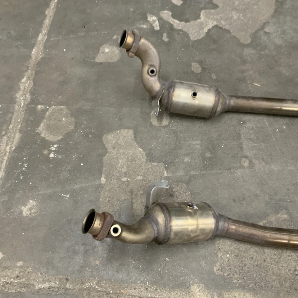 Juego de tubo de escape izquierdo y derecho OEM 22 MERCEDES W221 S550 S63 CL63 AMG Foto 4 de 4