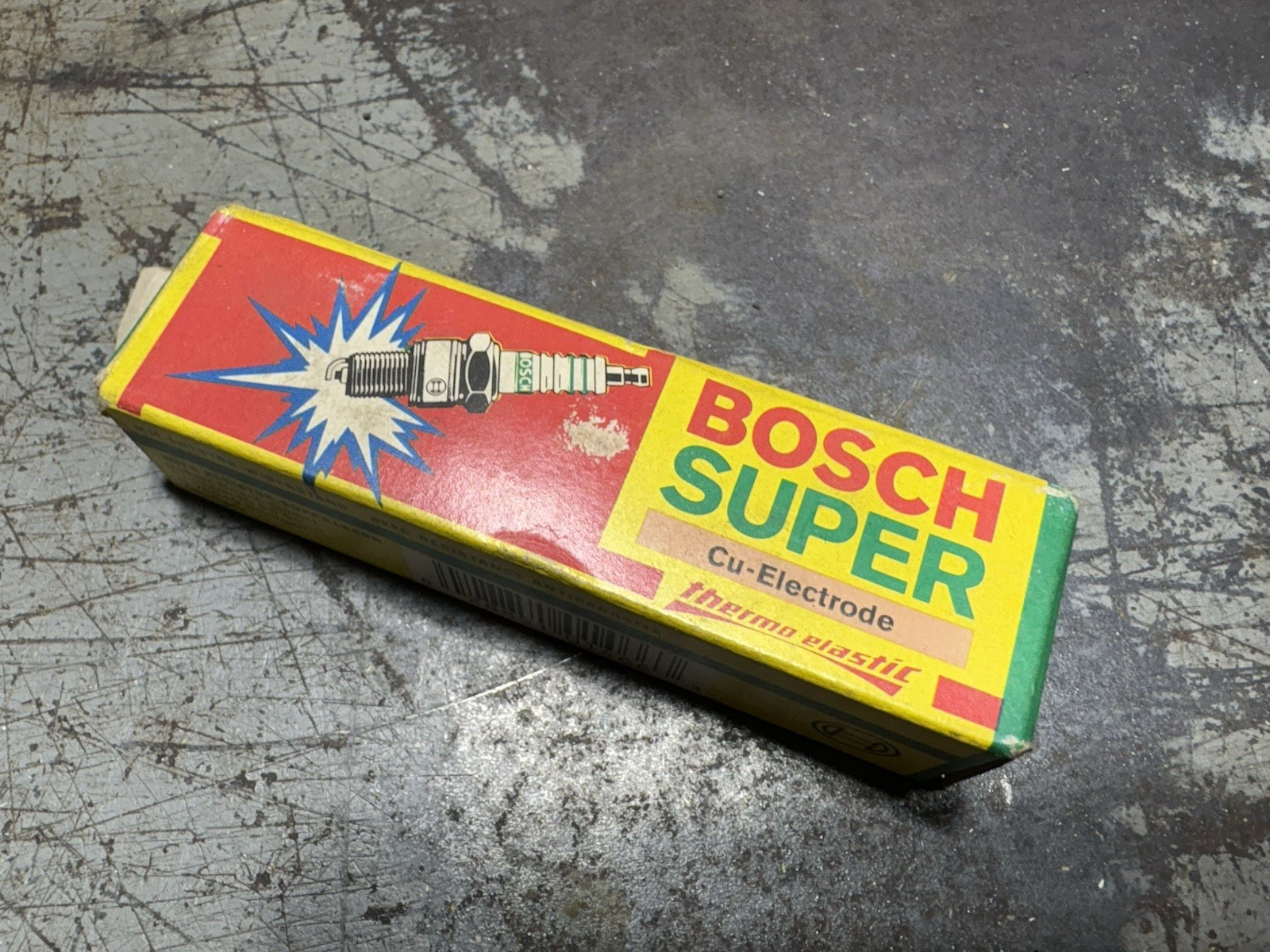 2 Bosch Super 7566 Spark Plug Cu-Electrode HR6DC New Old Stock NIB Vintage