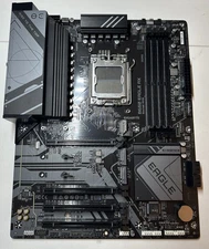 GIGABYTE B650 Eagle AX AM5 LGA 1718 AMD B650 ATX, DDR5 Triple M.2 *NOT WORKING*
