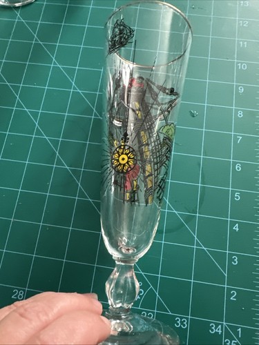 Libbey TREASURE ISLAND 8 1/2" Pilsner Glass Pirate Ship 1950's Barware - Picture 4 of 11