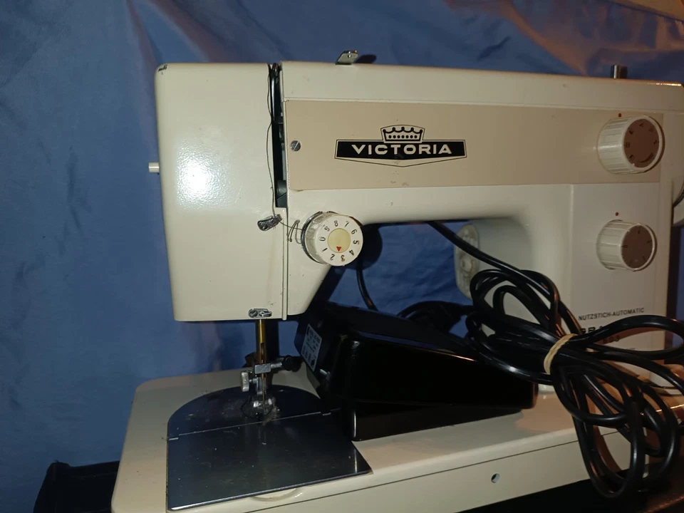Nähmaschine VICTORIA 603  Wie Pfaff 204 Jeans Leder Seide Baumwolle Mehr da! - Bild 2 von 4