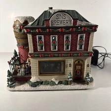 St. Nicholas Square Village SNS Brewery 2009 lighted Christmas