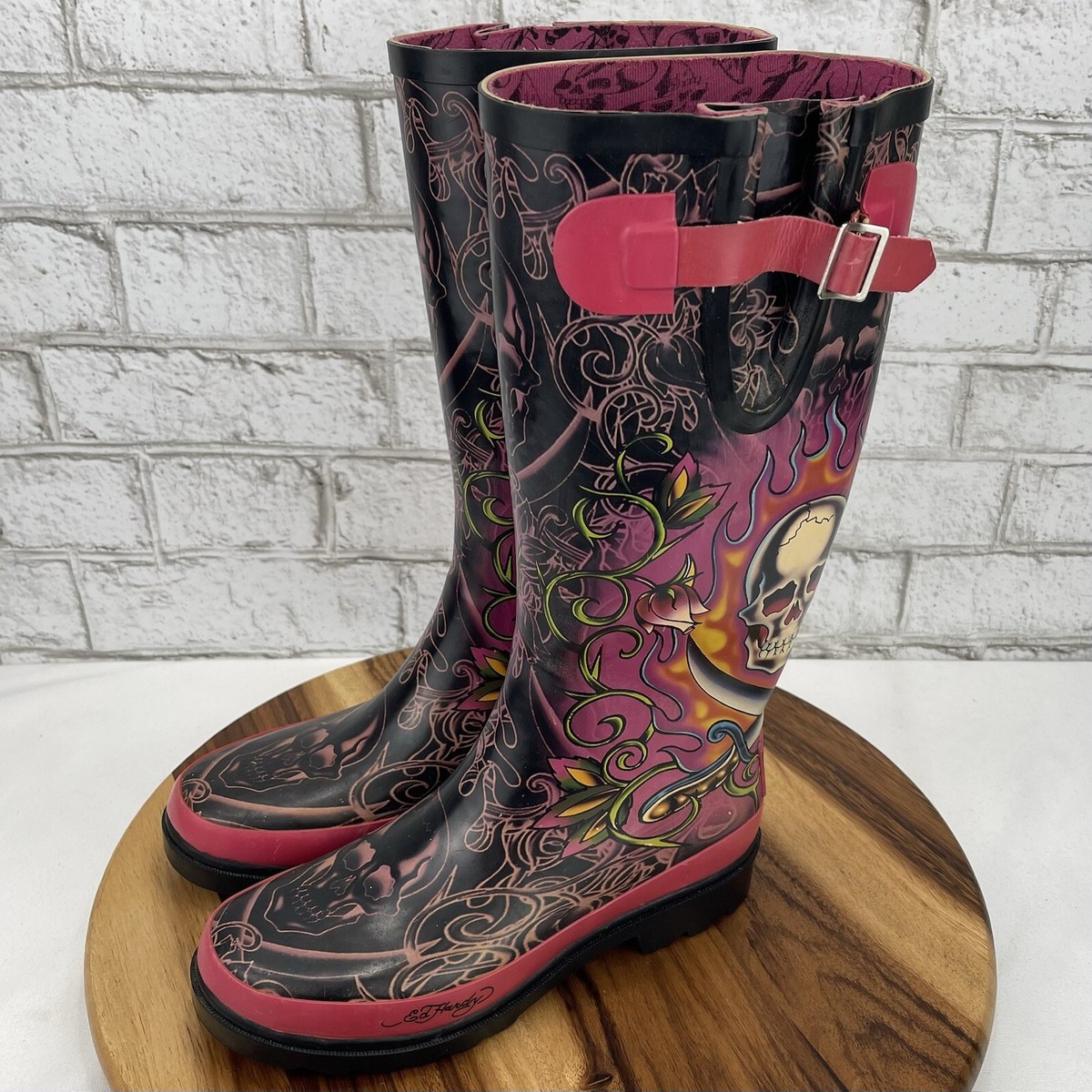 Ed Hardy VTG Womens Sz. 6 All Over Flaming Skull Print