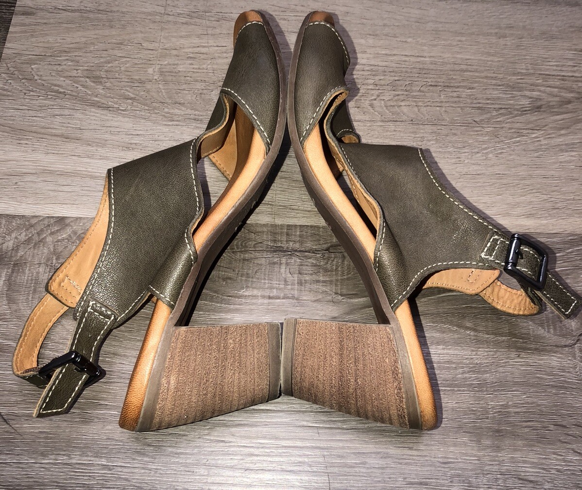 APL Sandali Sundance in pelle verde oliva con tacco 7 Made in Italy 38