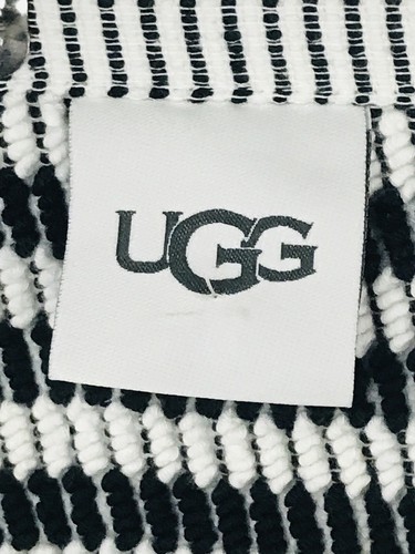 Ugg Katerina Bath Rug 100% Organic Cotton Black/White 20”x32” NWT - Picture 7 of 9