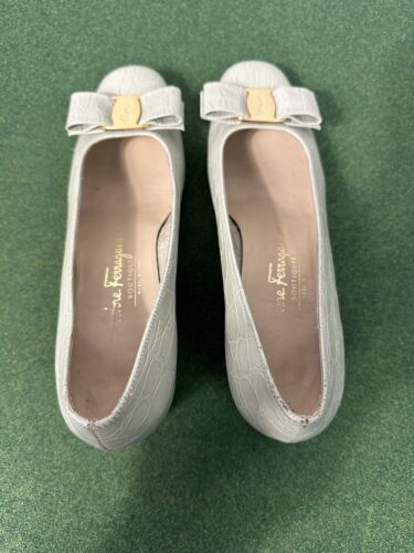 Salvatore Ferragamo 6B Sage Green Crocodile Leather Vara Bow Pumps Heels - Italy - Picture 8 of 12