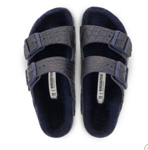 navy shearling birkenstocks