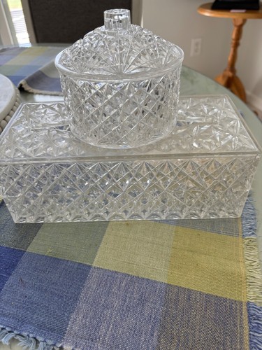 1960’s Acrylic Lucite Starburst Tissue Holder and Round Box Cover Plastic MCM - Picture 4 of 5