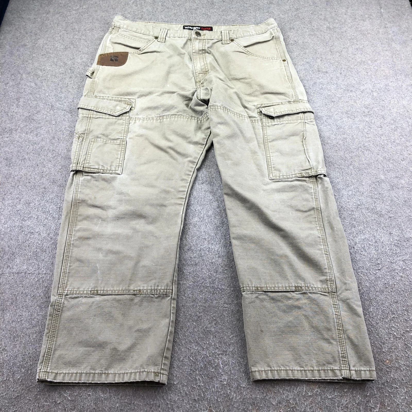 Wrangler Pants Mens 38x30 Beige Canvas Cargo Relaxed Straight Riggs Workwear