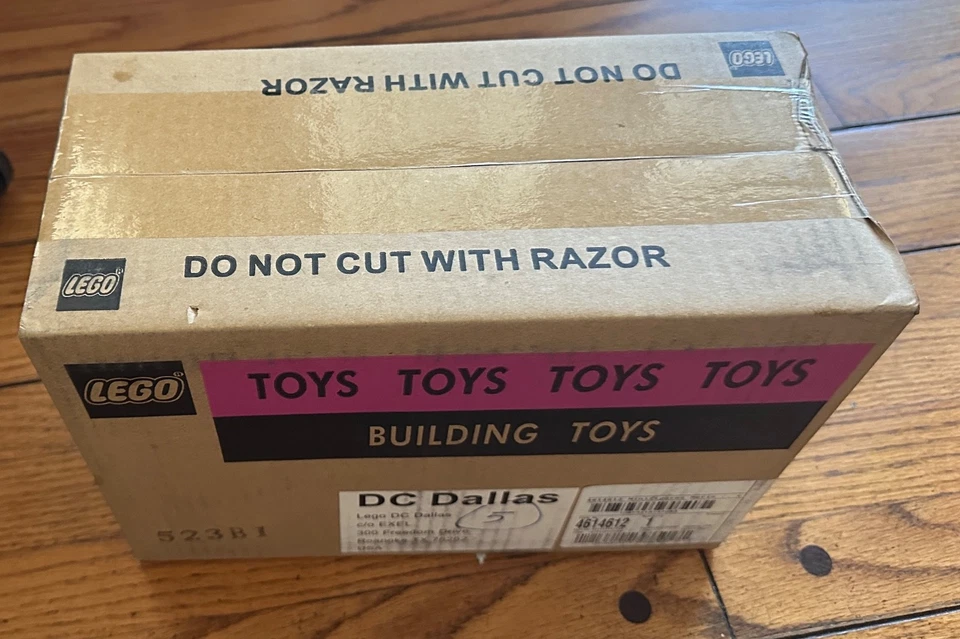 *NEW* LEGO 8805 Minifigure Series 5 SEALED Box of 60 Minifigs *RETIRED* - Image 2 of 4