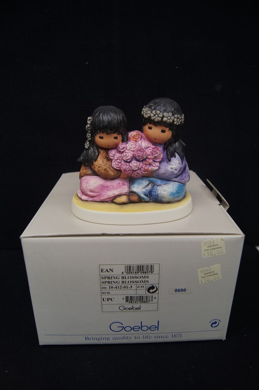 GOEBEL DeGRAZIA Porcelain Figurine #10-412 Spring Blossoms 4 3/8"
