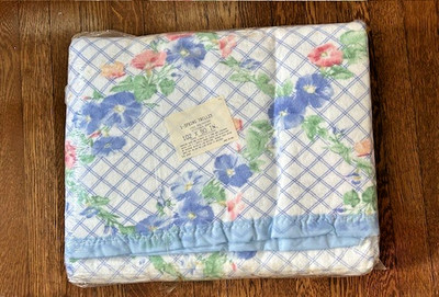 Vintage Spring Trellis 100% Polyester Blanket 102 X 90 NEW