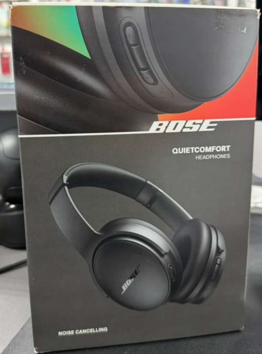 Bose QuietComfort Noise Cancelling Headphones - Brand New In Box Bose QuietComfort Noise Cancelling Headphones - Brand New In Box