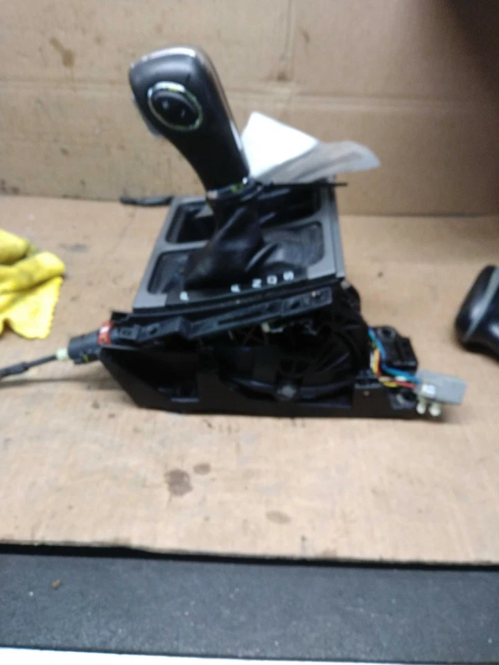 Conjunto de palanca de cambios de transmisión automática usado se adapta a: Ford Taurus 2013 grado A Foto 4 de 4