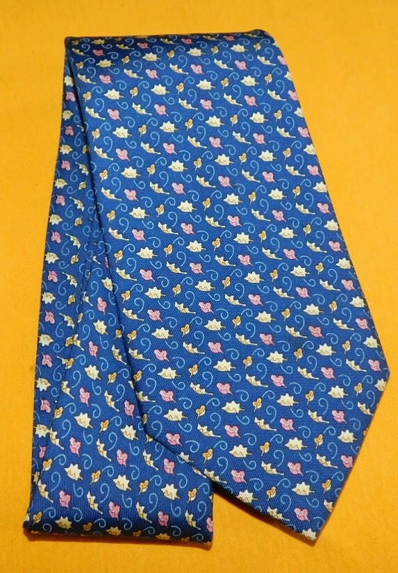 CORBATA CON MOTIVO DE HOJA AZUL/AMARILLO/ROSA DE VIÑEDO HECHA EN EE. UU. - CORBATAS DE DISEÑADOR. Foto 2 de 3