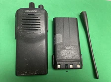GENUINE  Kenwood TK-3101 UHF Handheld Radio/W BATTERY
