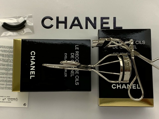 chanel lash curler