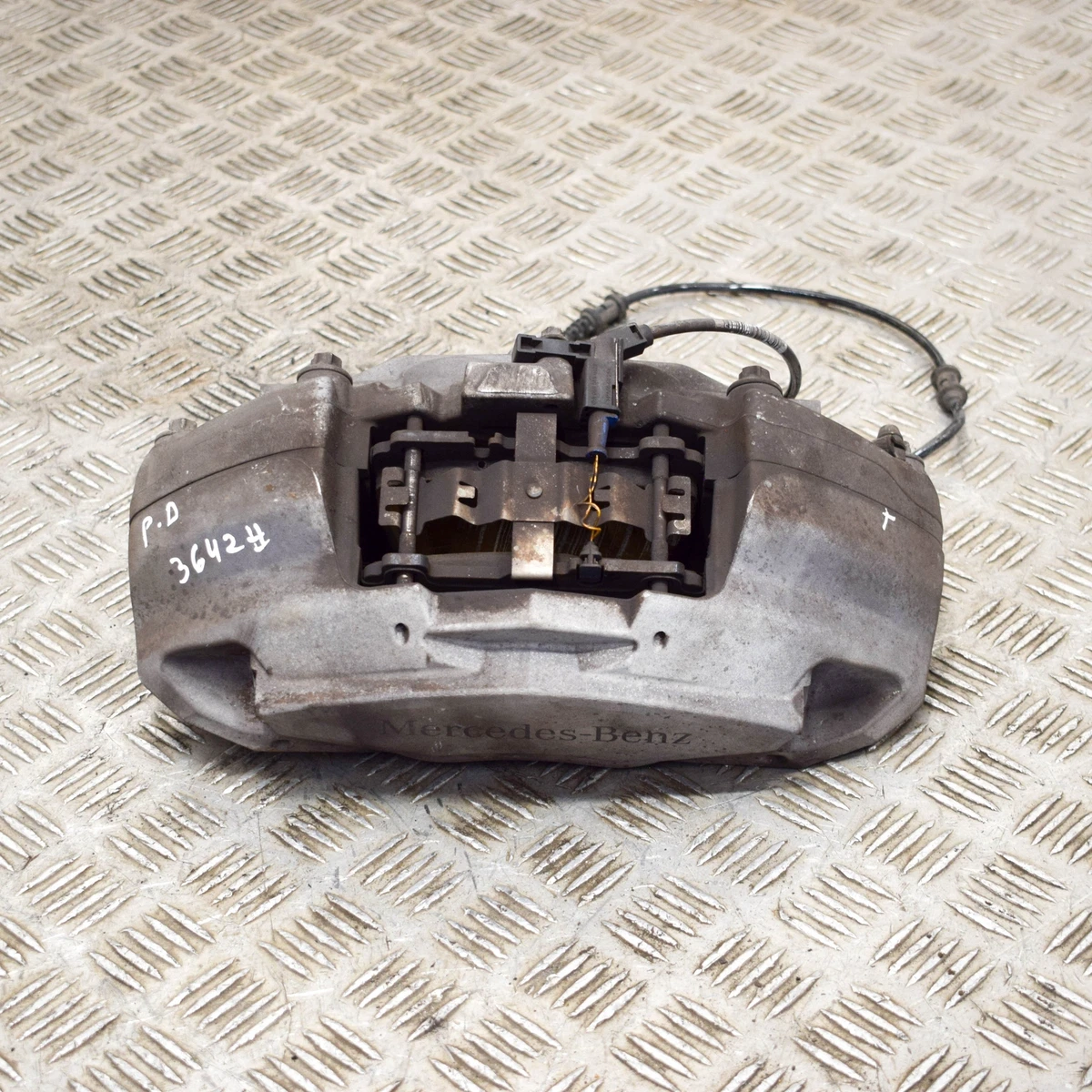 MERCEDES-BENZ E C238 Front Right Brake Caliper A2135402405 2.0  