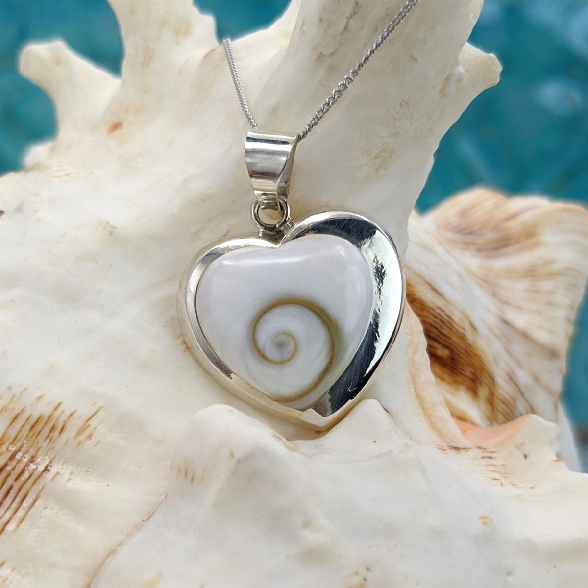 81stgeneration Collana con Cuore Grande in Argento Sterling e Intarsio in Conchiglia con Occhio di Shiva | Ciondolo a Forma di Cuore in Argento 925 con Conchiglia, Catena da 18 Pollici