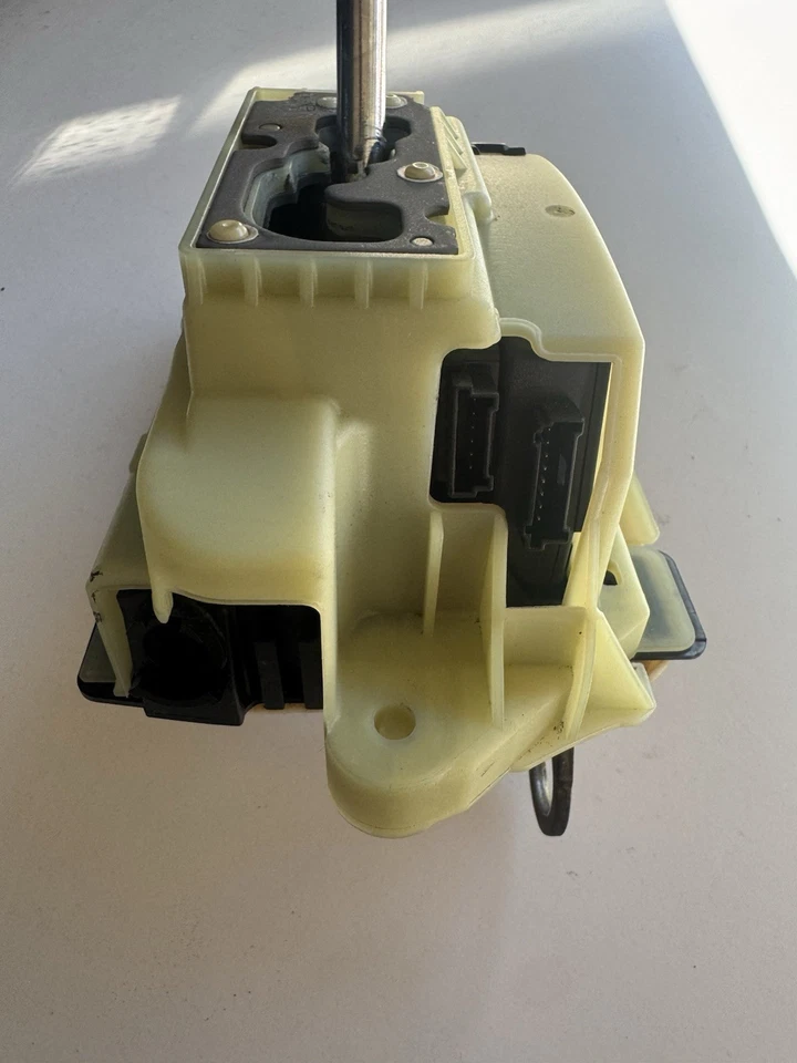 2003-09 MERCEDES BENZ W211 E-CLASS FLOOR SHIFTER GEAR SELECTOR OEM A2112671624 - Image 3 of 4