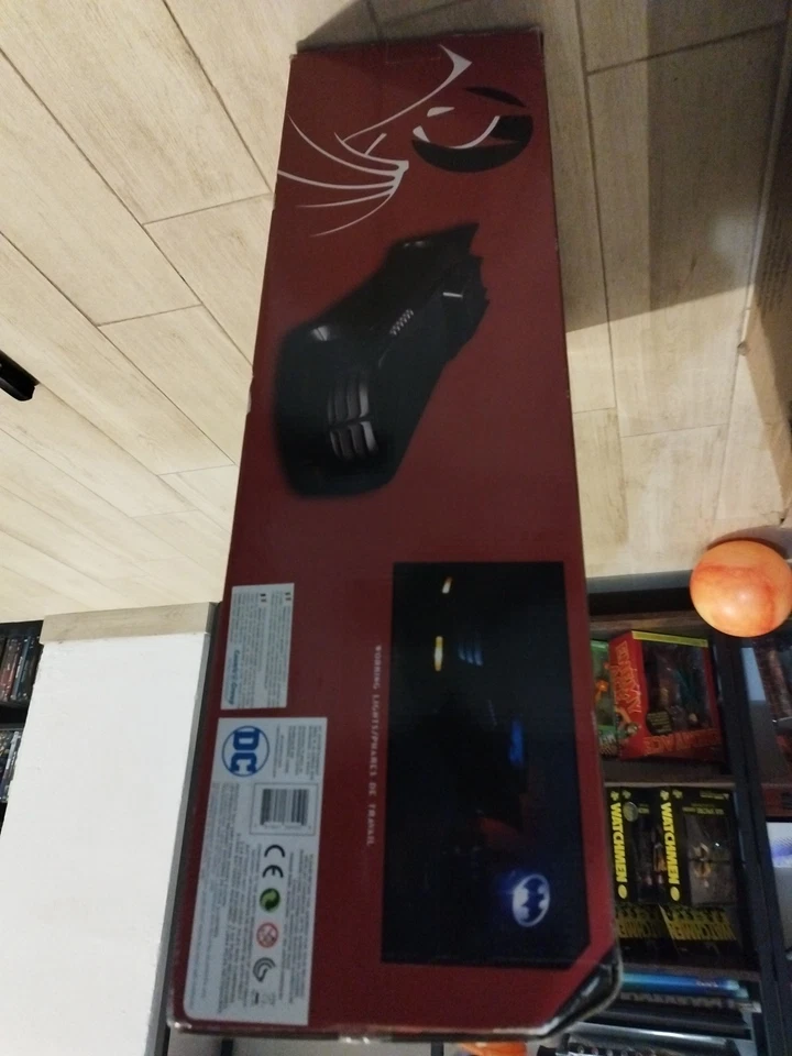 DC Collectibles - Batman The Animated Series Batmobile Deluxe EDITION Perfect... - Immagine 4 di 4