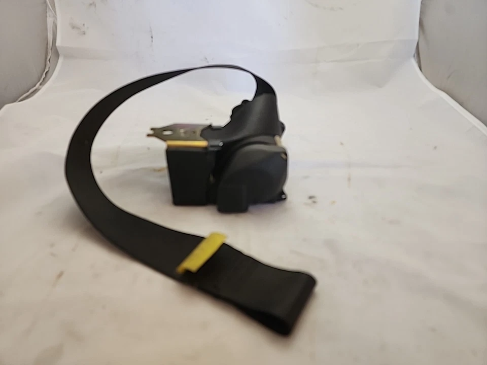 SMALL HOLE 1984-1991 BMW 318i 325i E30 Front Right Seat Belt Retractor Coupe H5 - Image 3 of 4